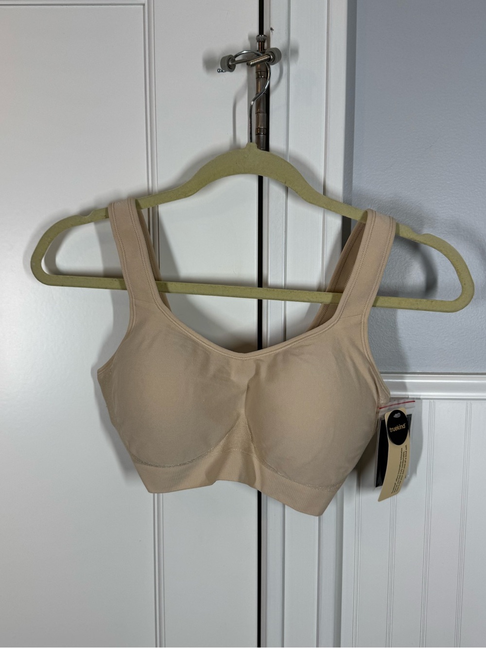 Truekind Daily Comfort Wireless Shaper Bra Nude Size medium nwt